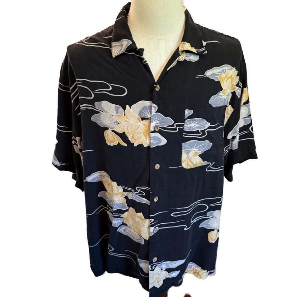Tommy Bahama 100% Silk Lotus Floral Hawaiian Camp Shirt